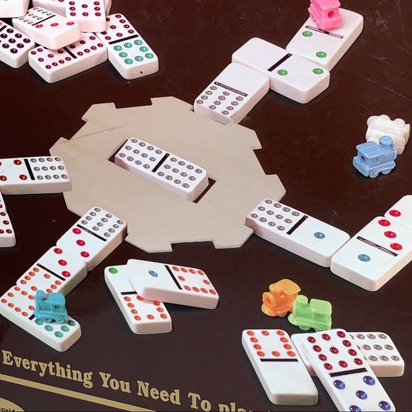 Classic Game Collection Mexican Train Dominoes wit - Picture 9 of 11
